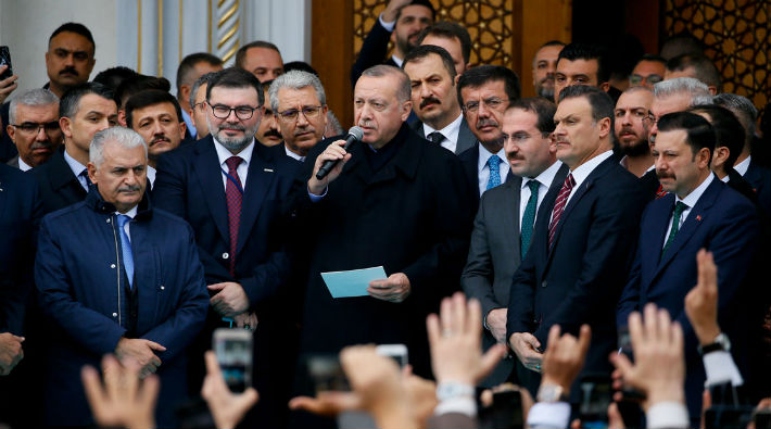 Erdoğan cami açılışında, öğrenciler gözaltında!