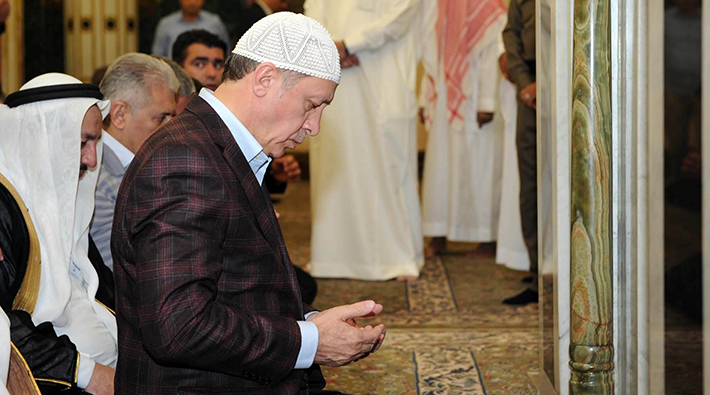 Erdoğan'dan camide propaganda: Küffara karşı şiddetli olacağız, Suriye'de olduğu gibi