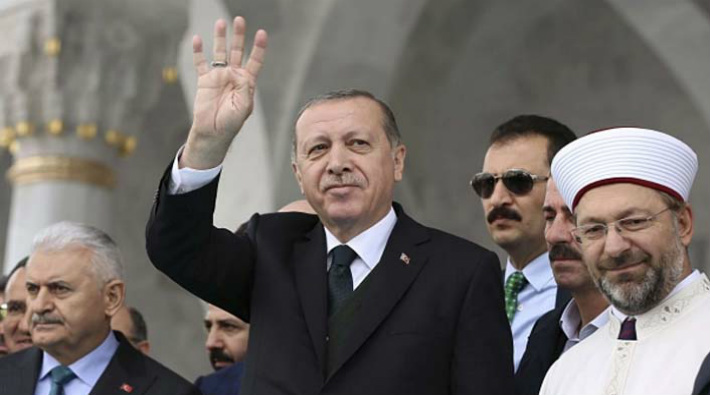 Erdoğan işareti verdi, sahnede Diyanet: 'Çocuk sayısı ikinin üzerinde, üç, dört gibi olmalı'