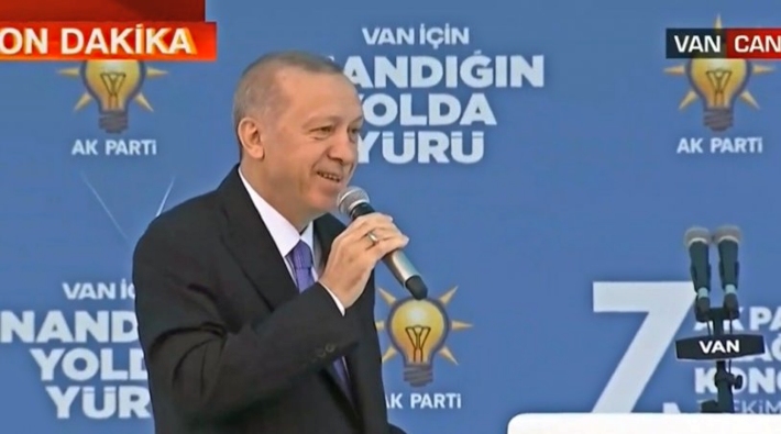 Erdoğan, İzmir'e gitmek yerine AKP İl Kongresi'ne katılmayı tercih etti