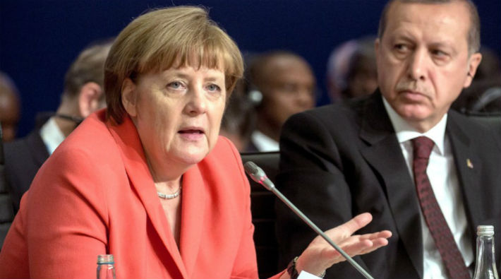 'Erdoğan, Türkiye'deki tutuklular için Merkel'e takas teklif etti'