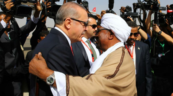 Erdoğan'dan savaş suçlusu Sudan lideri Ömer el-Beşir'e ziyaret