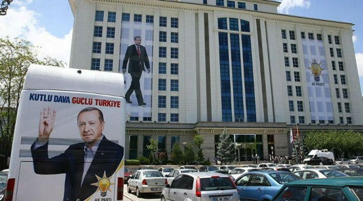 AKP'de eski bakanlar belediyelere