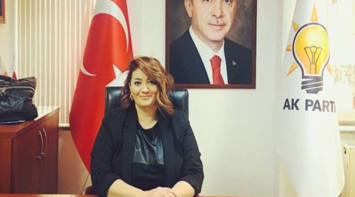AKP'li meclis üyesi Esra Yılmaz istifa etti: 'Belediyede yolsuzluk tespit ettim'