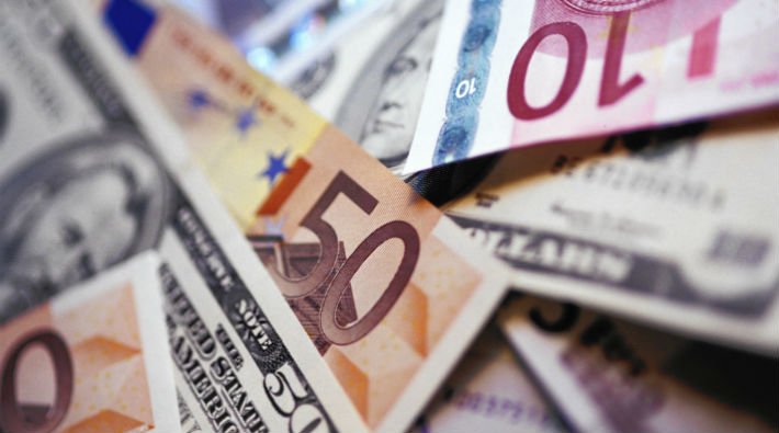 Euro rekor üstüne rekor kırdı, dolar 3,90'a dayandı