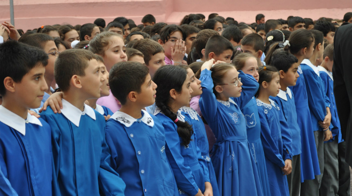 Evet propagandası eğitimi etkiliyor: Erdoğan’ın ziyareti öncesi okullar yarım gün tatil edildi
