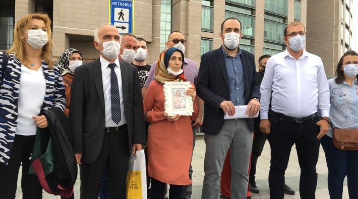 Evli olduğu erkek tarafından öldürülen Pınar Umay davası ertelendi