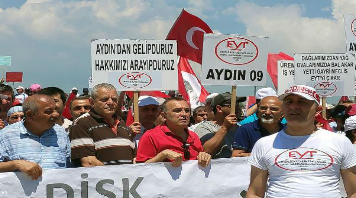 EYT'liler Yenikapı'da buluştu: 'Hak ettiğimizin karşılığını istiyoruz'