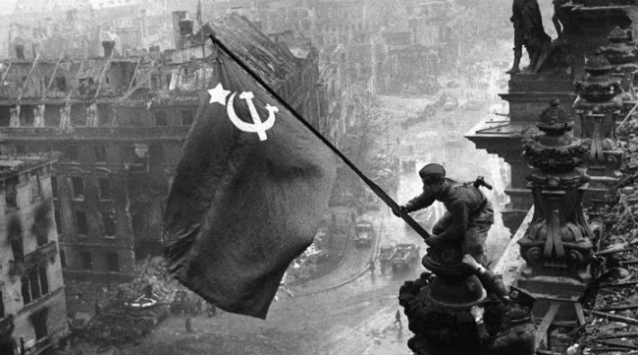 Faşizme karşı zaferin 76. yıldönümü: O kızıl bayrak Nazi yenilgisini dünyaya müjdeledi! 