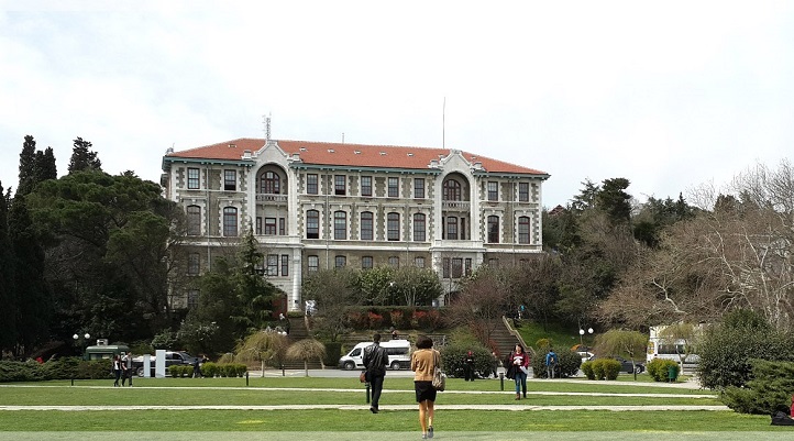 Boğaziçi Üniversitesi’nde kadın konferansına engelleme ve tehdit: ‘Elektriklerinizi keseriz’