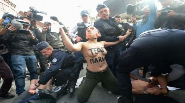 Femen'den Le Pen'e protesto