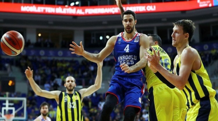 Fenerbahçe Final Four'a veda etti: Anadolu Efes ilk kez finalde