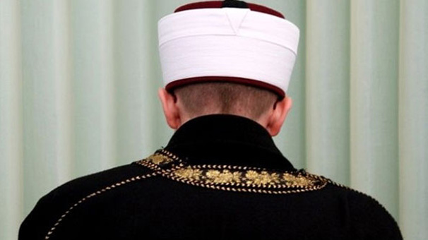 Antalya'da camii imamı 38 kilo esrarla yakalandı