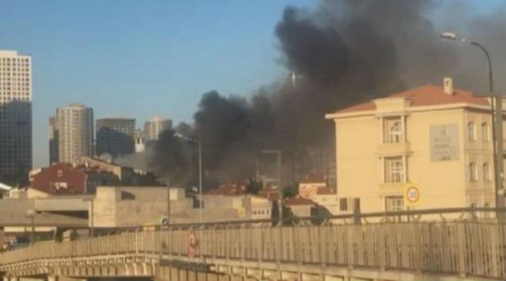 Kadıköy Fikirtepe'de işçilerin kaldığı binada yangın: 2 ölü
