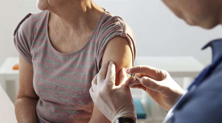 Avustralya’da bulunan koronavirüs aşısı insanlar üzerinde denenmeye başlandı