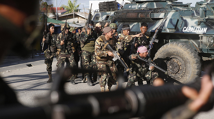 Filipinler'de IŞİD saldırısının ardından sıkıyönetim ilan edildi