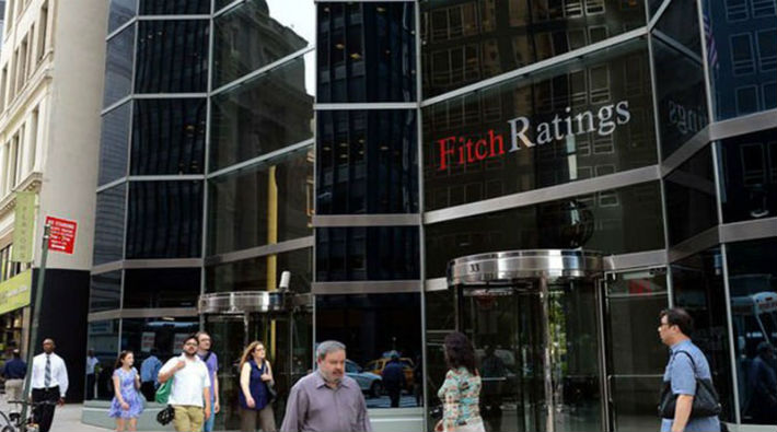 Fitch 14 Türk bankasının notunu düşürdü