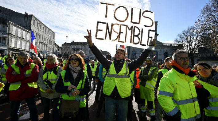 Fransa izinsiz gösterileri yasaklayacak