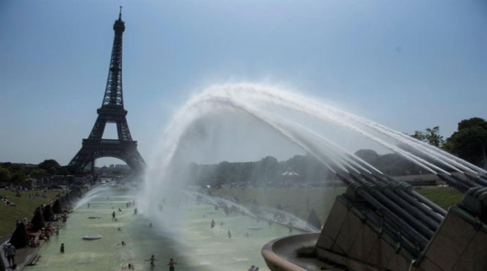 Fransa'da sıcaklar en az bin 500 kişiyi öldürdü