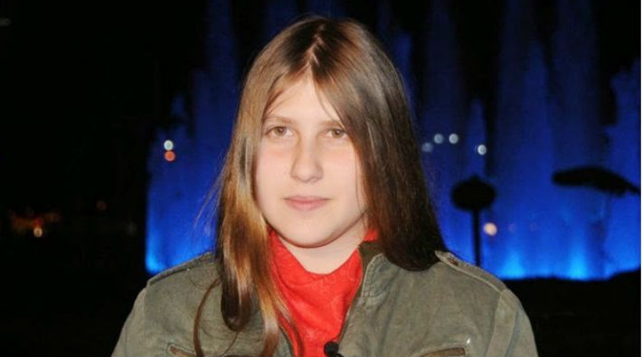 Rakka'da ölen 'kırmızı fularlı kız'a hapis cezası