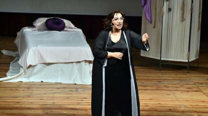Füsun Demirel 25 Kasım'da 'Aşk Dersleri' için sahneye çıktı