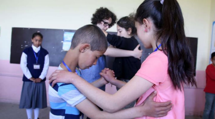 Galatasaray Lisesi öğrencilerinden köy okullarına destek: 8 dalda sanat eğitimi veriliyor