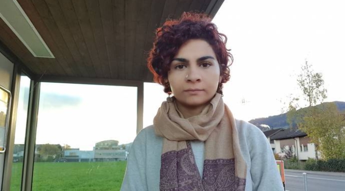 Gazeteci Medine Gümüş'ün evine polis baskını