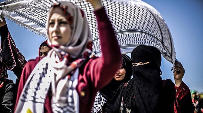 Gazze'de şeriat mahkemesi, bekar kadınların erkek akrabalarından izin almadan seyahat etmesini yasakladı