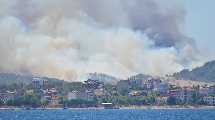Gelibolu'da orman yangını: Yarımada duman altında kaldı