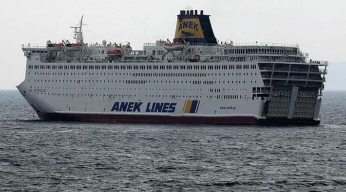 Çeşme'den ayrılan gemi Yunanistan'da karantinada: 160 Türk vatandaşı var!