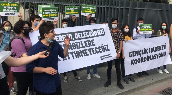 İkizdere'deki eylem yasağını Cengiz Holding önünde protesto etmek isteyen gençlere polis saldırdı: 13 gözaltı