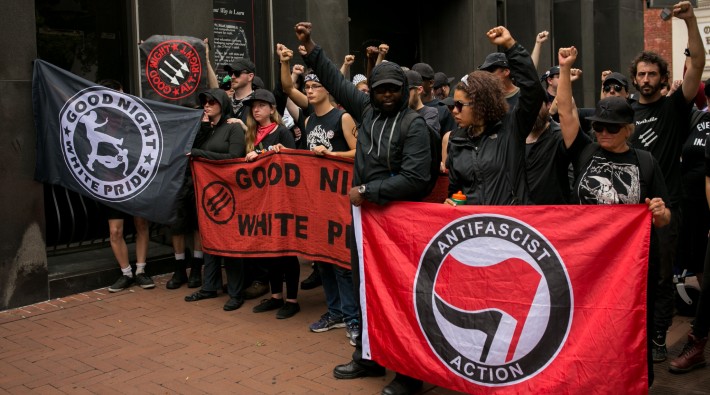 Trump, ırkçılık karşıtı Antifa'yı 'terör örgütü' ilan etti