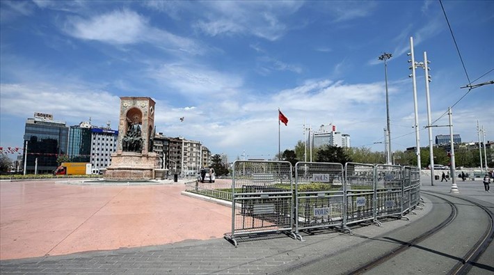 Gezi korkusu: Taksim metro durakları kapatıldı