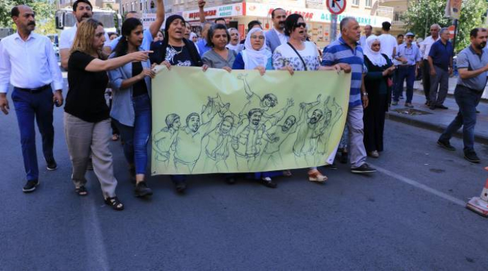 Kayyum nöbeti 20'nci gününde: Gezi aileleri de nöbete katıldı