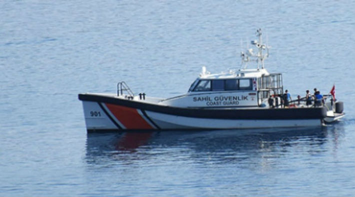 Göçmenleri taşıyan bot battı: 30 kişi kayıp