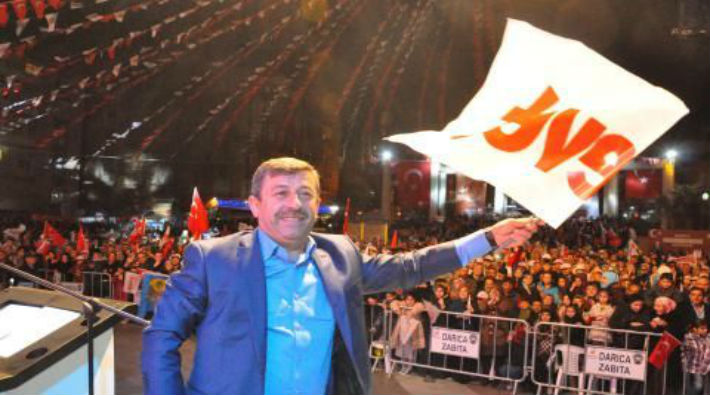 AKP'li belediye başkanından skandal uygulama: 'Bizi eleştirenlere kamu hizmeti vermeyeceğim!'