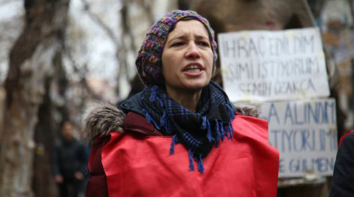 İhraç edilen akademisyen Nuriye Gülmen: Direnişle karşılamaktan onur duyuyorum!