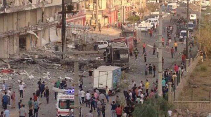 Kızıltepe ve Diyarbakır'da polis araçlarına bombalı saldırı