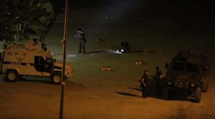 Mardin Midyat'ta jandarma karakoluna bombalı araçla saldırı