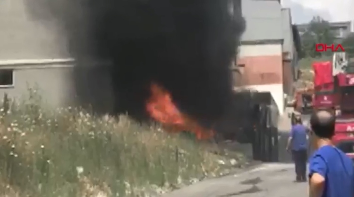 Hadımköy'de fabrika yangını!