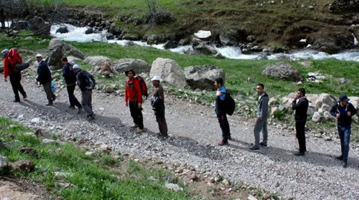 Hakkarili dağcılardan 23 Nisan’da lösemili çocuklar için tırmanış
