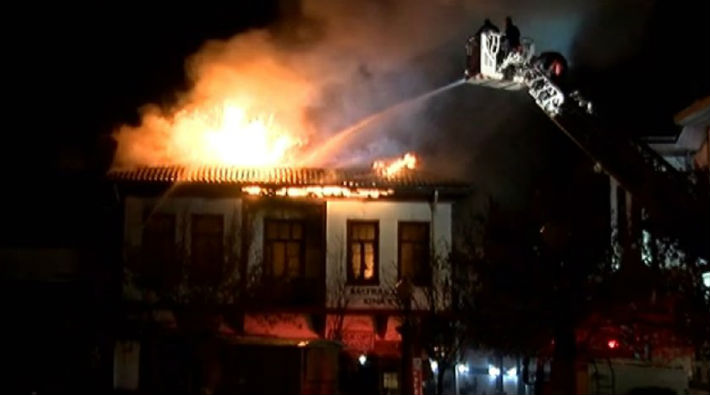 Tarihi Hamamönü'nde yangın çıktı
