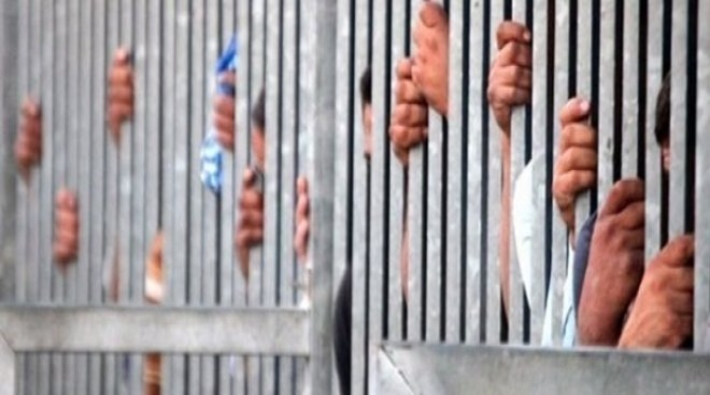 Endonezya'da 154 mahkum hapishaneden kaçtı