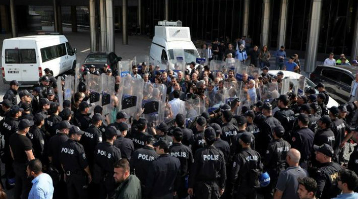 2019'da HDP'ye yönelik baskılar: 4 bin 567 gözaltı, 797 tutuklama, 32 belediyeye kayyum