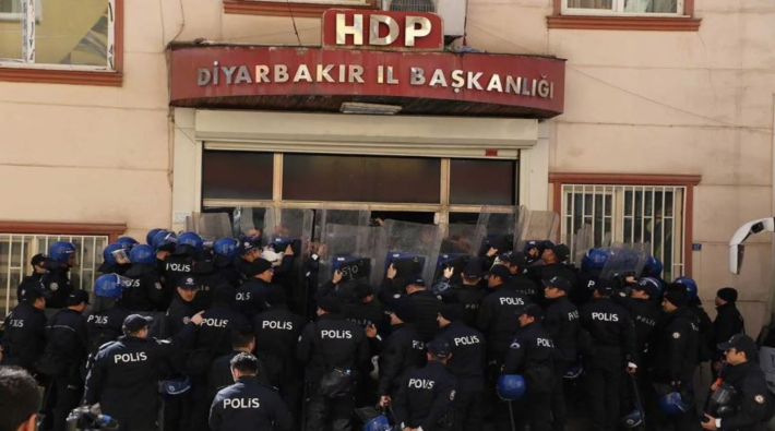 HDP il binasında açlık grevi yapan 7 eylemciden 4’ü tutuklandı