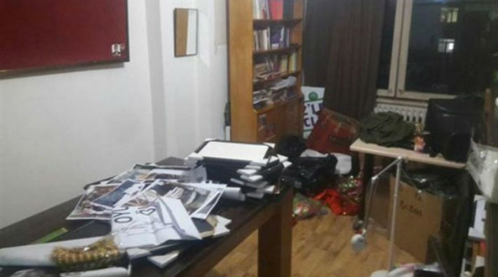 HDP'nin Avcılar ilçe binasına polis baskını
