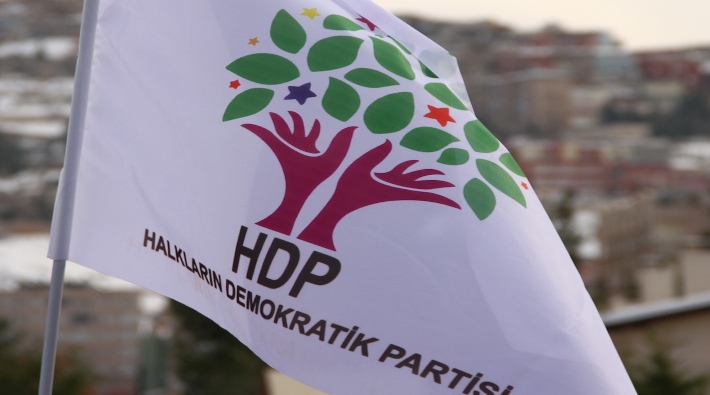 Elazığ'da HDP'li belediye eş başkanları gözaltına alındı