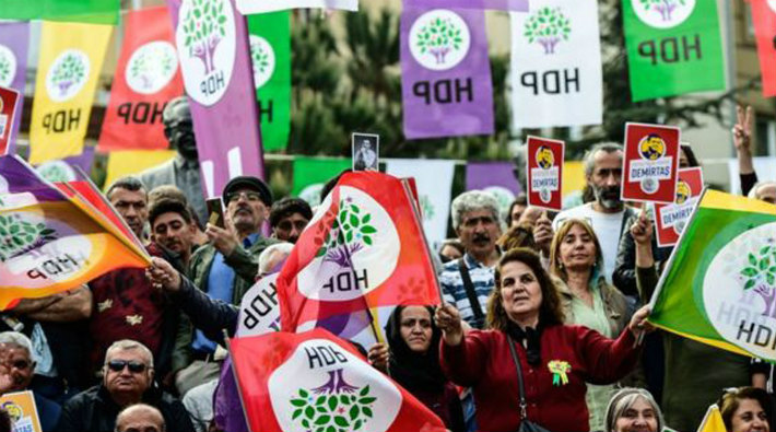 Kayyum ve tutuklamalara karşı Diyarbakır'da üç günlük oturma eylemi başladı
