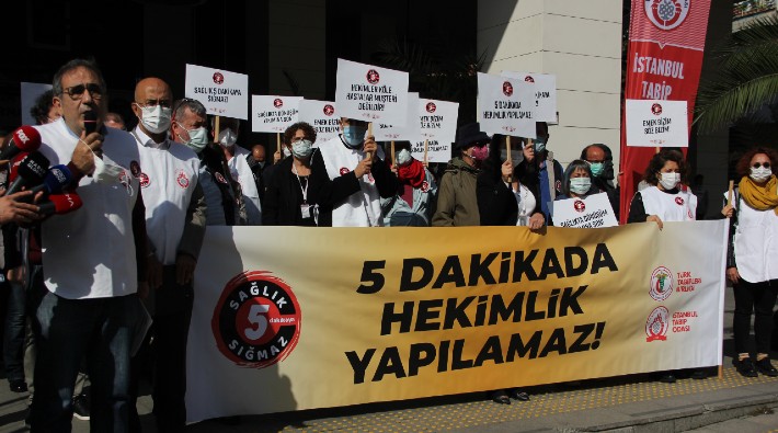 İstanbul'da hekimler 'Sağlık 5 Dakikaya Sığmaz' dedi