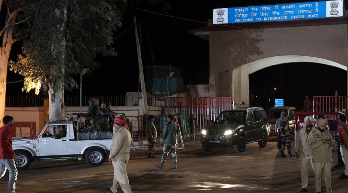 Hindistan-Pakistan sınırında karşılıklı ateş açıldı: 7 ölü